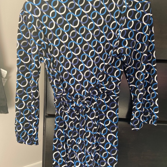 Women’s Top - Picture 3 of 3